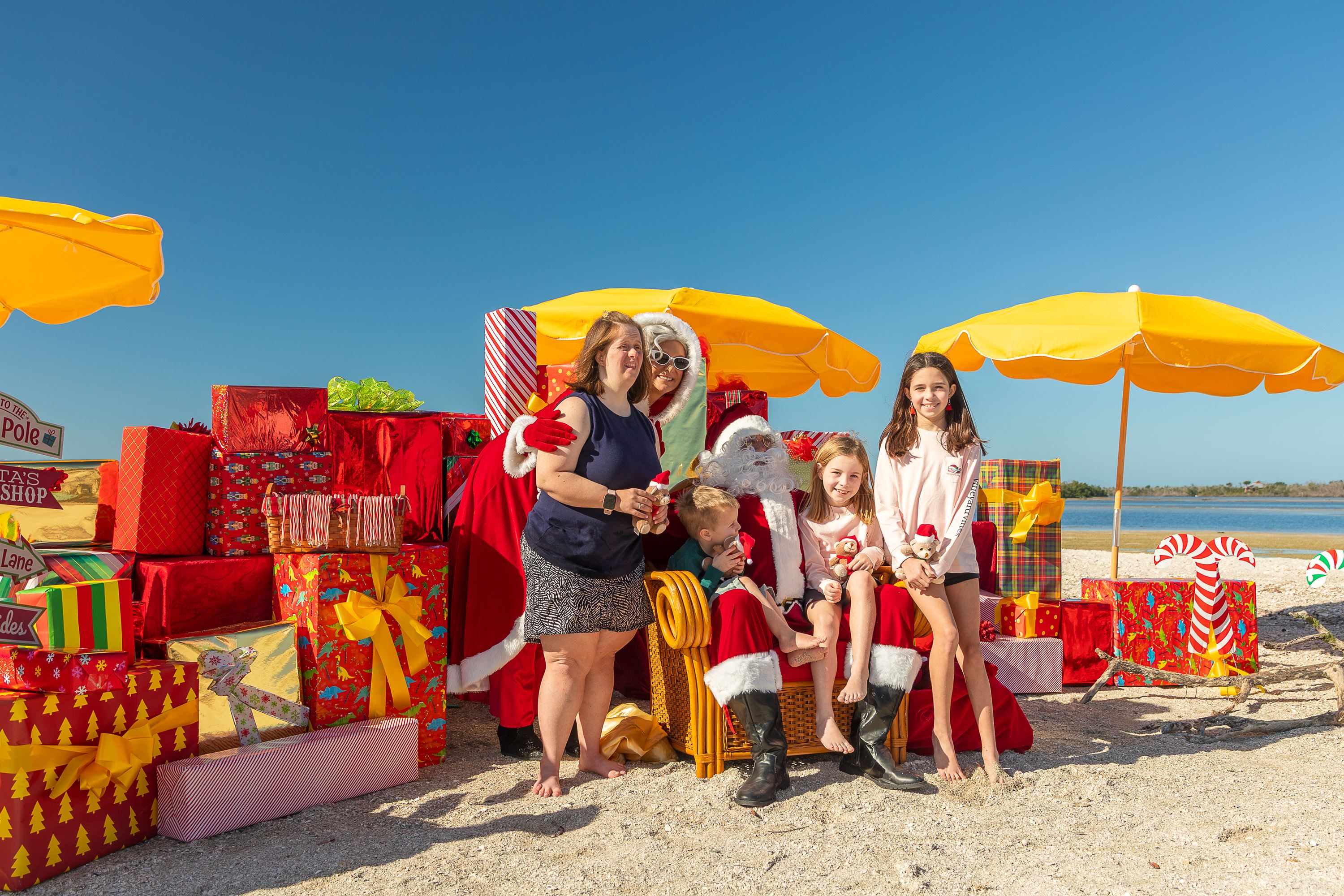 Adventures in Paradise December 2025 Christmas Photos