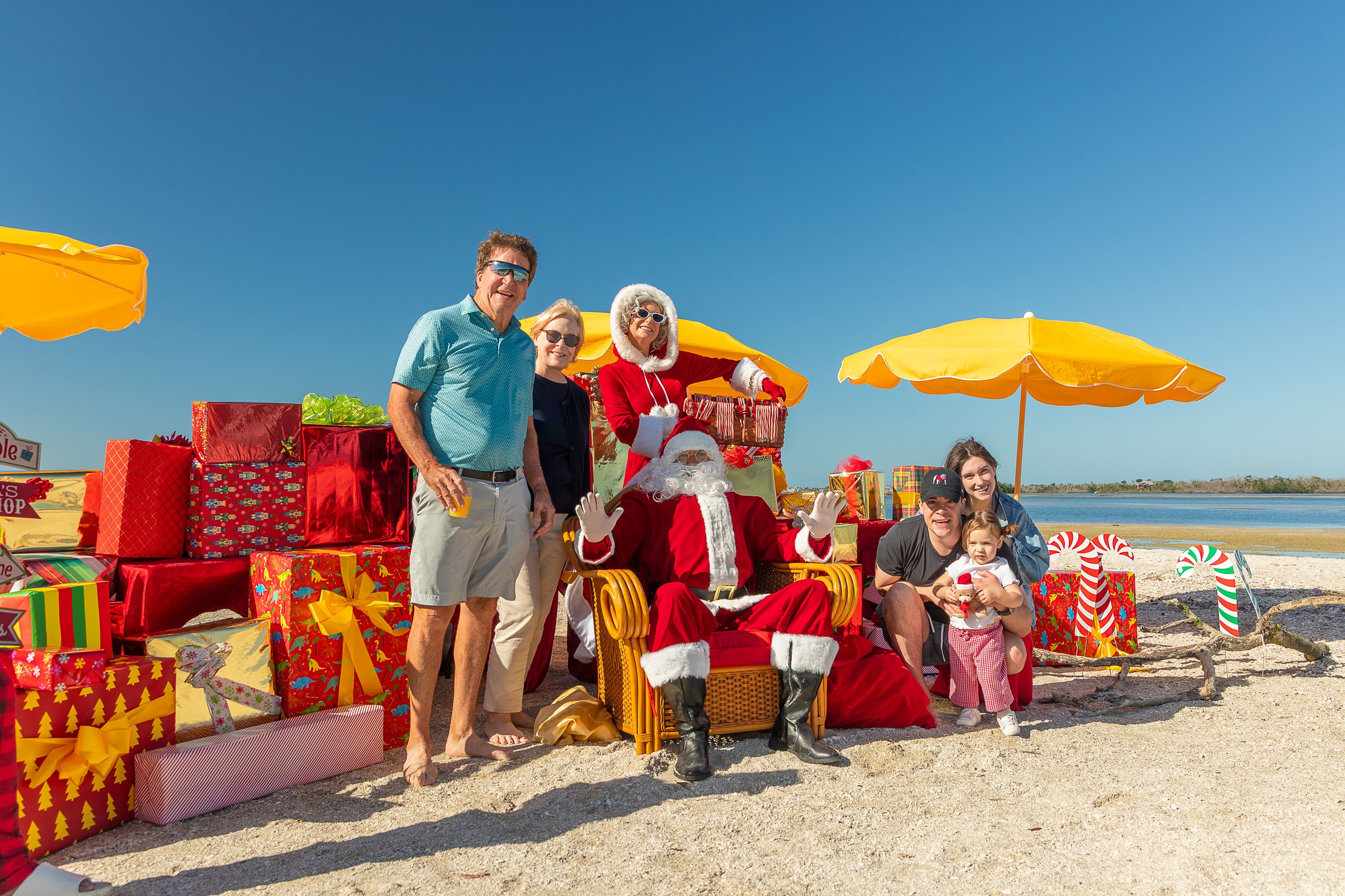 Adventures in Paradise December 2025 Christmas Photos