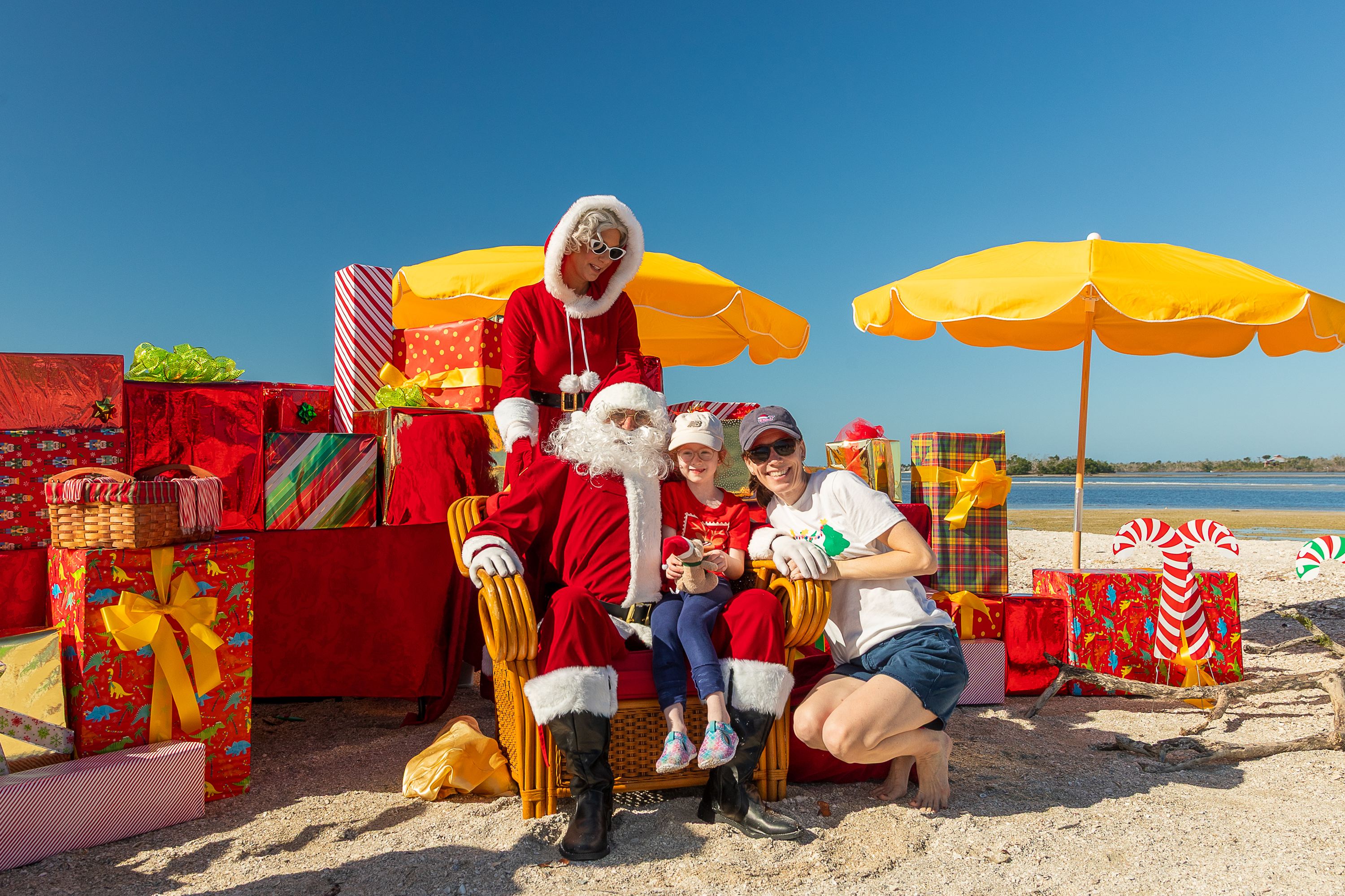 Adventures in Paradise December 2025 Christmas Photos