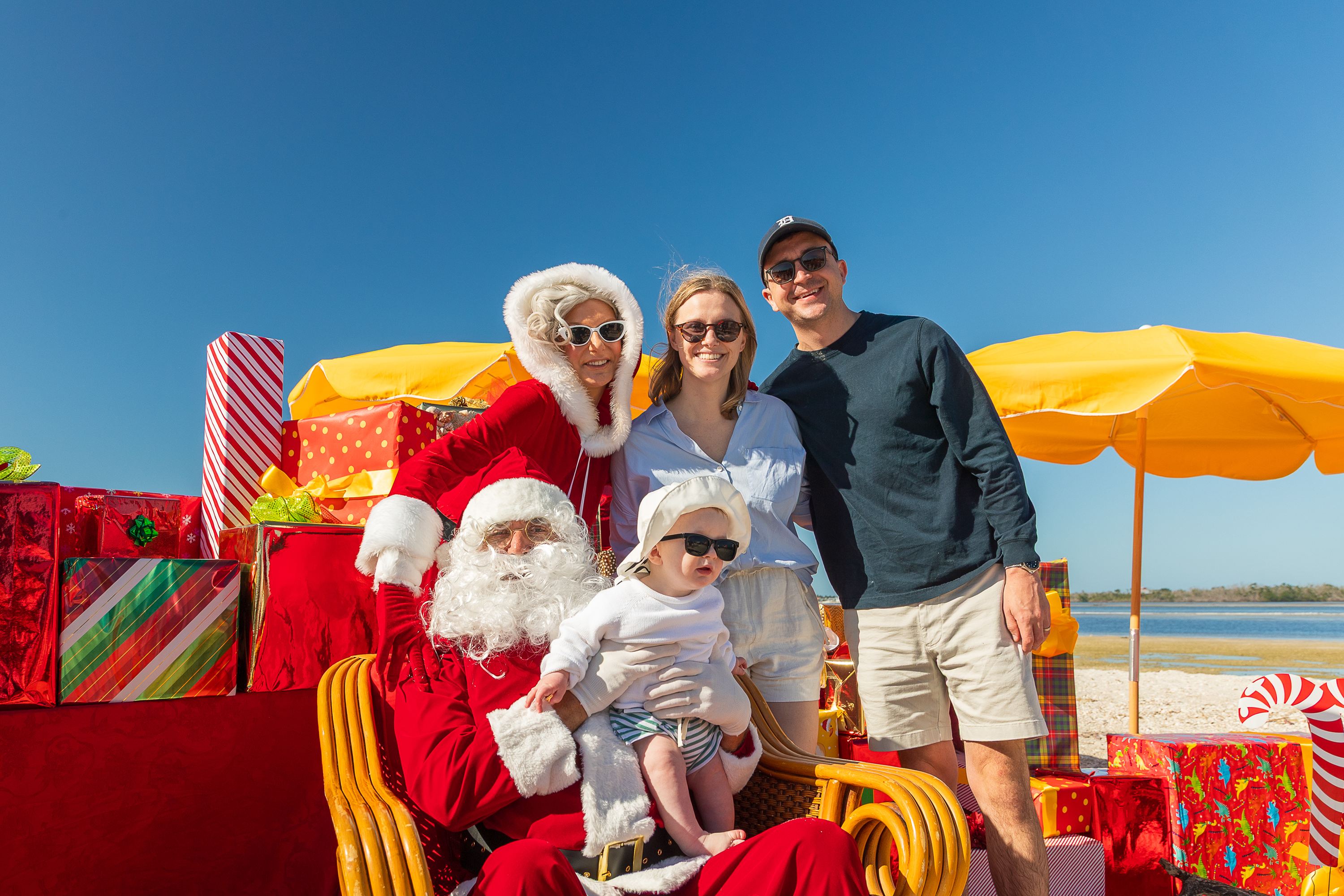 Adventures in Paradise December 2025 Christmas Photos