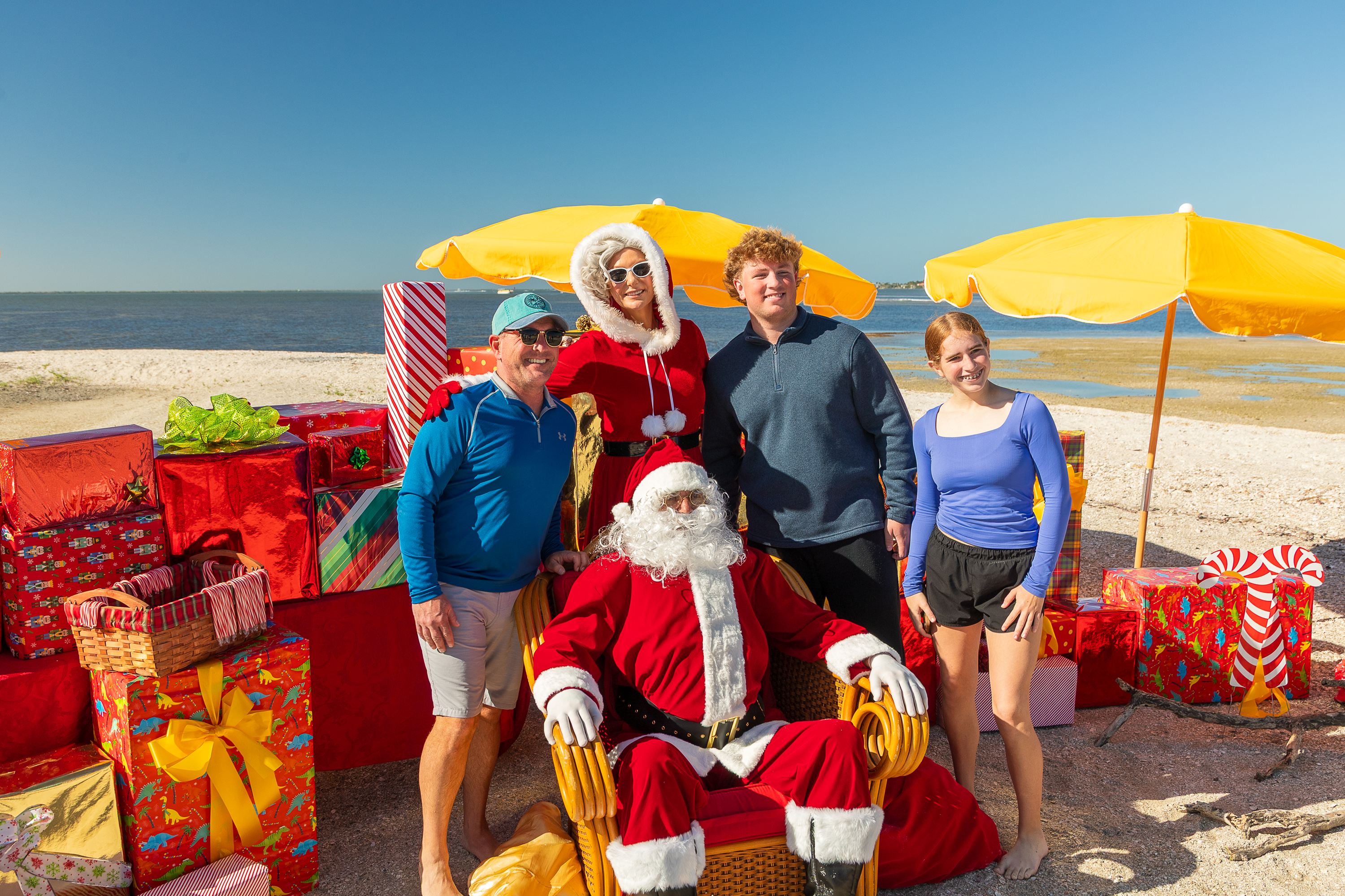 Adventures in Paradise December 2025 Christmas Photos