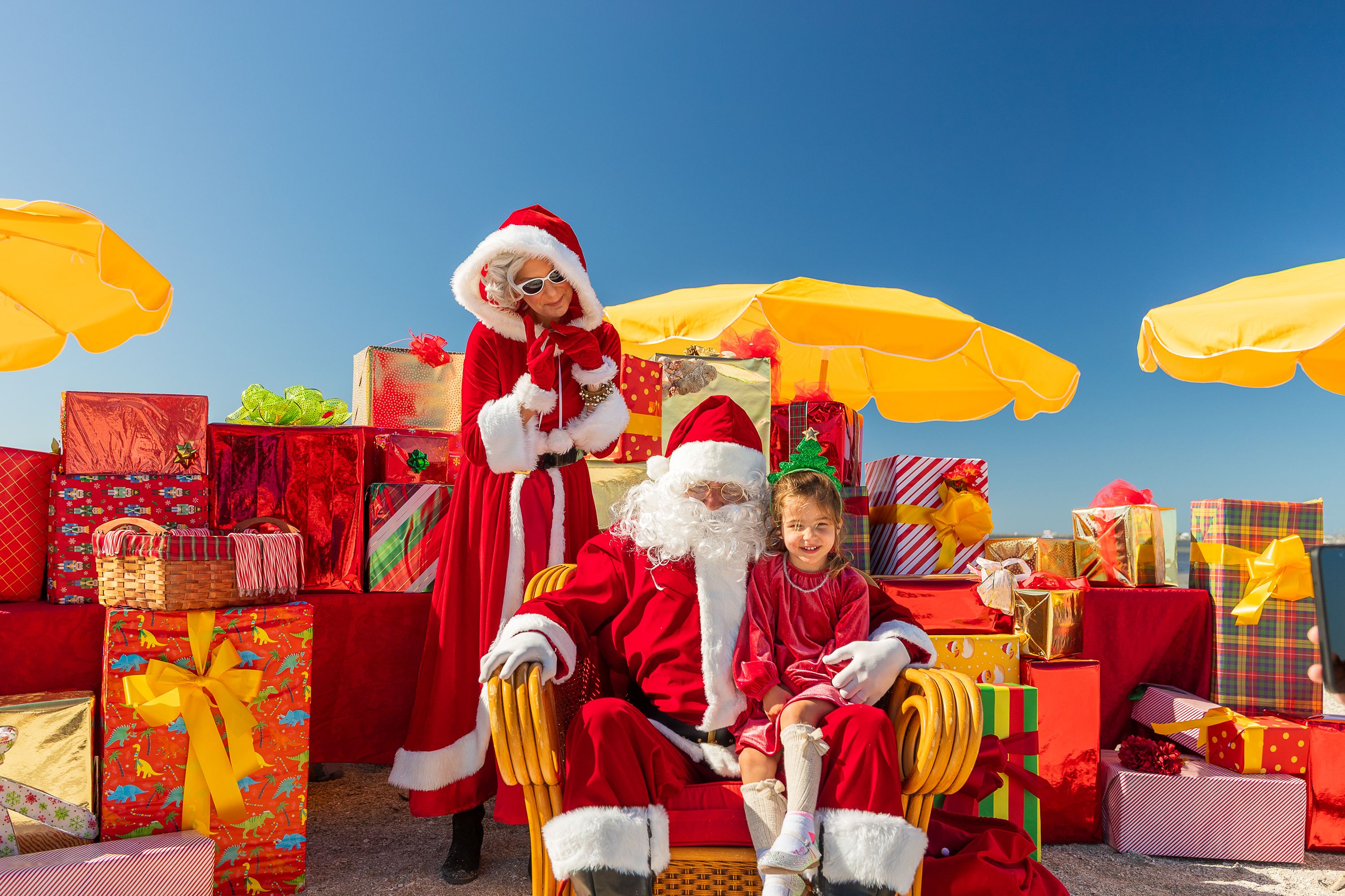 Adventures in Paradise December 2025 Christmas Photos