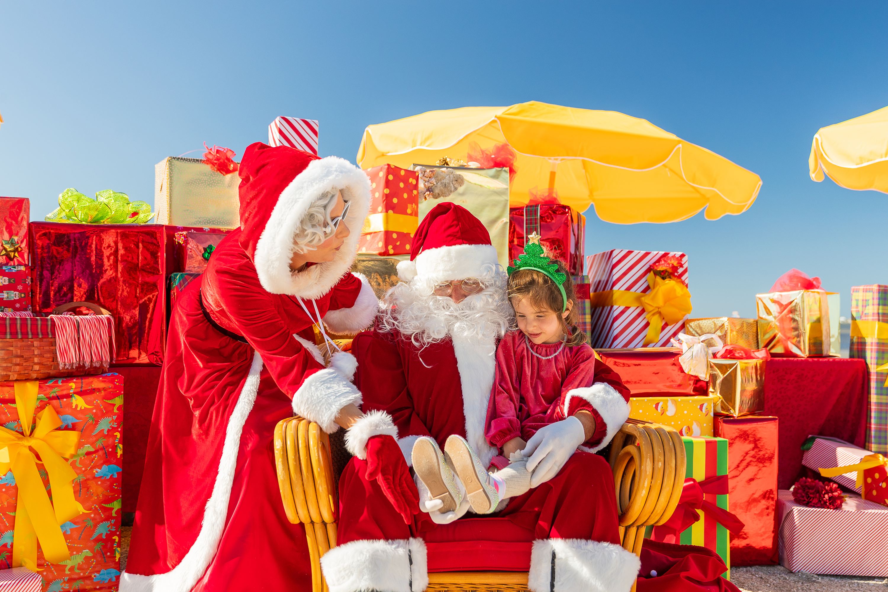 Adventures in Paradise December 2025 Christmas Photos