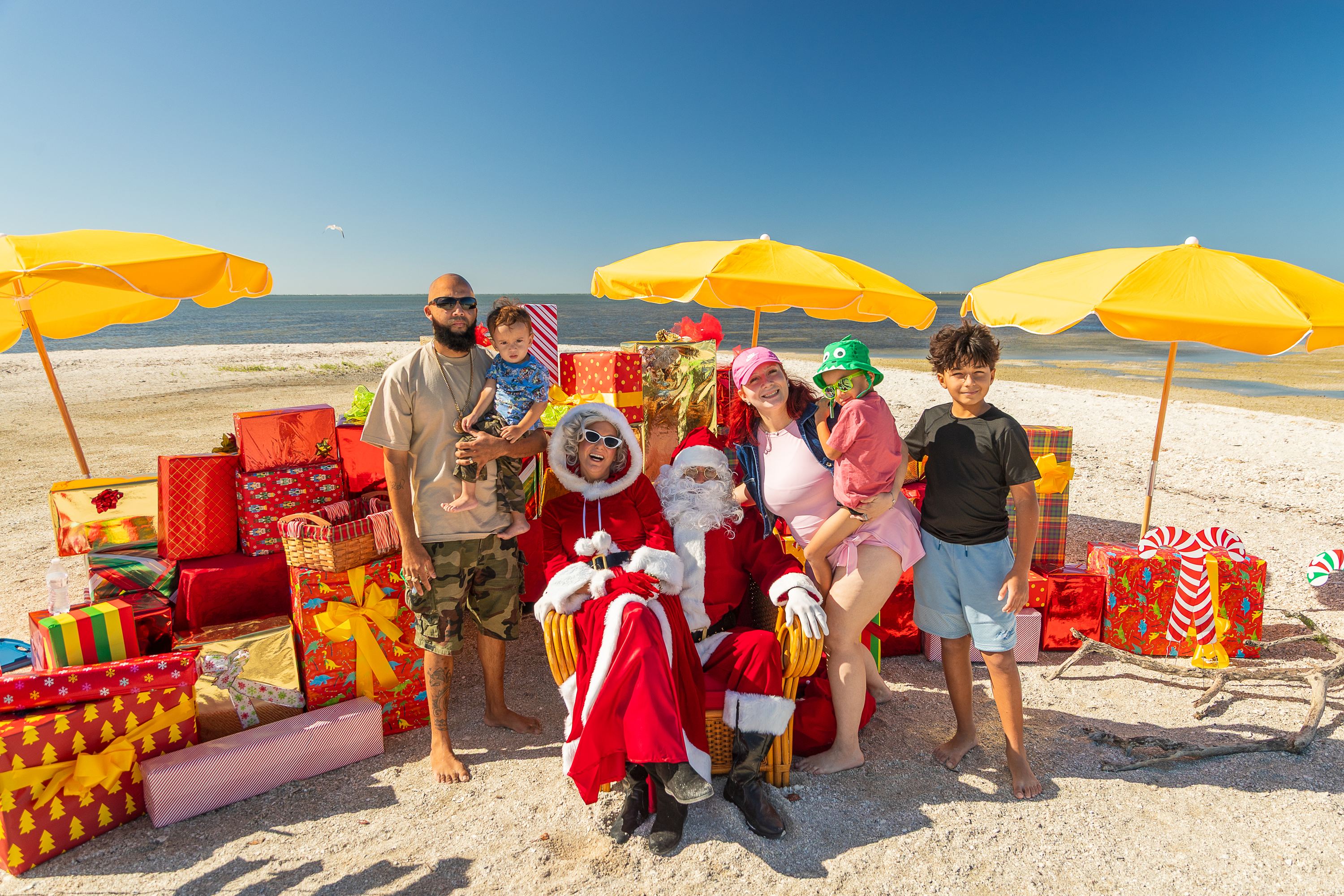 Adventures in Paradise December 2025 Christmas Photos