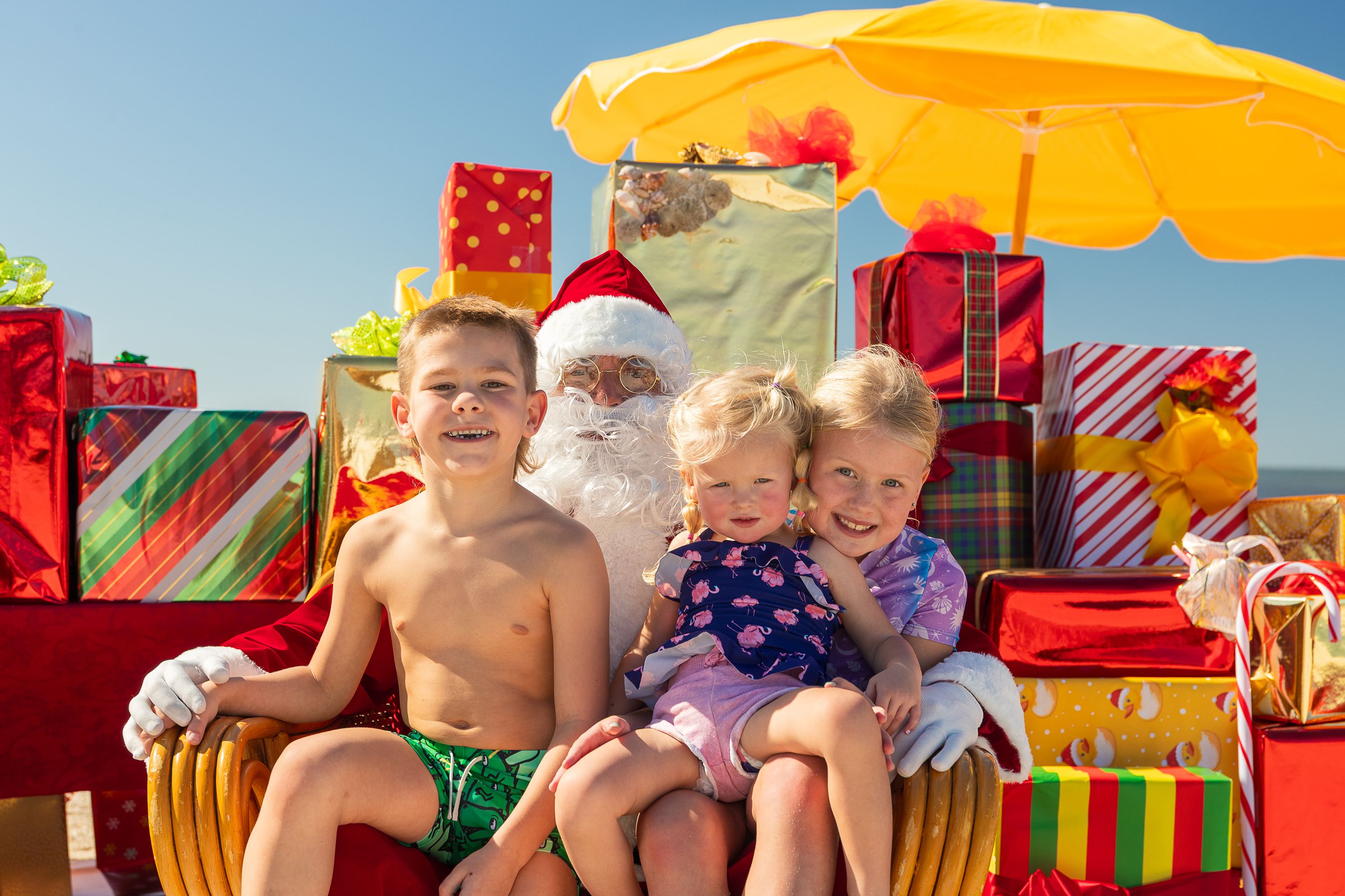 Adventures in Paradise December 2025 Christmas Photos