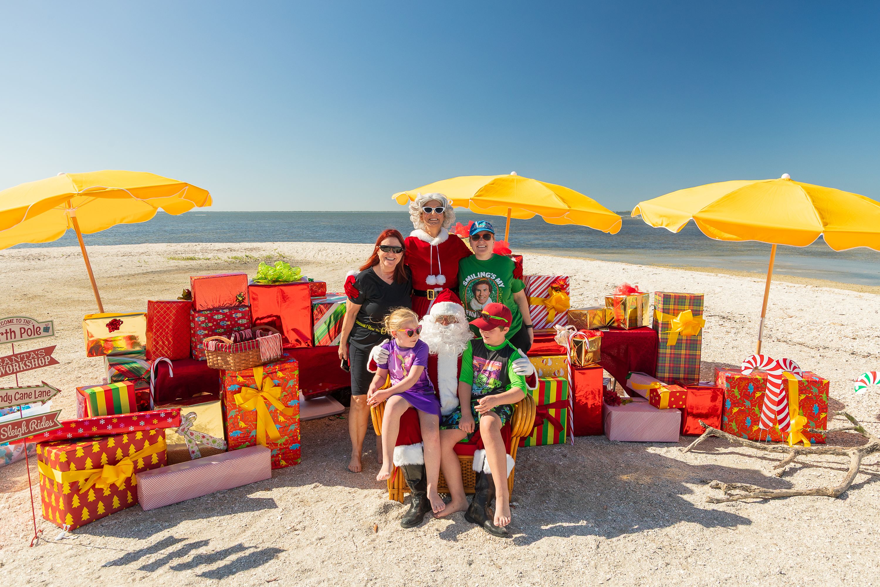 Adventures in Paradise December 2025 Christmas Photos