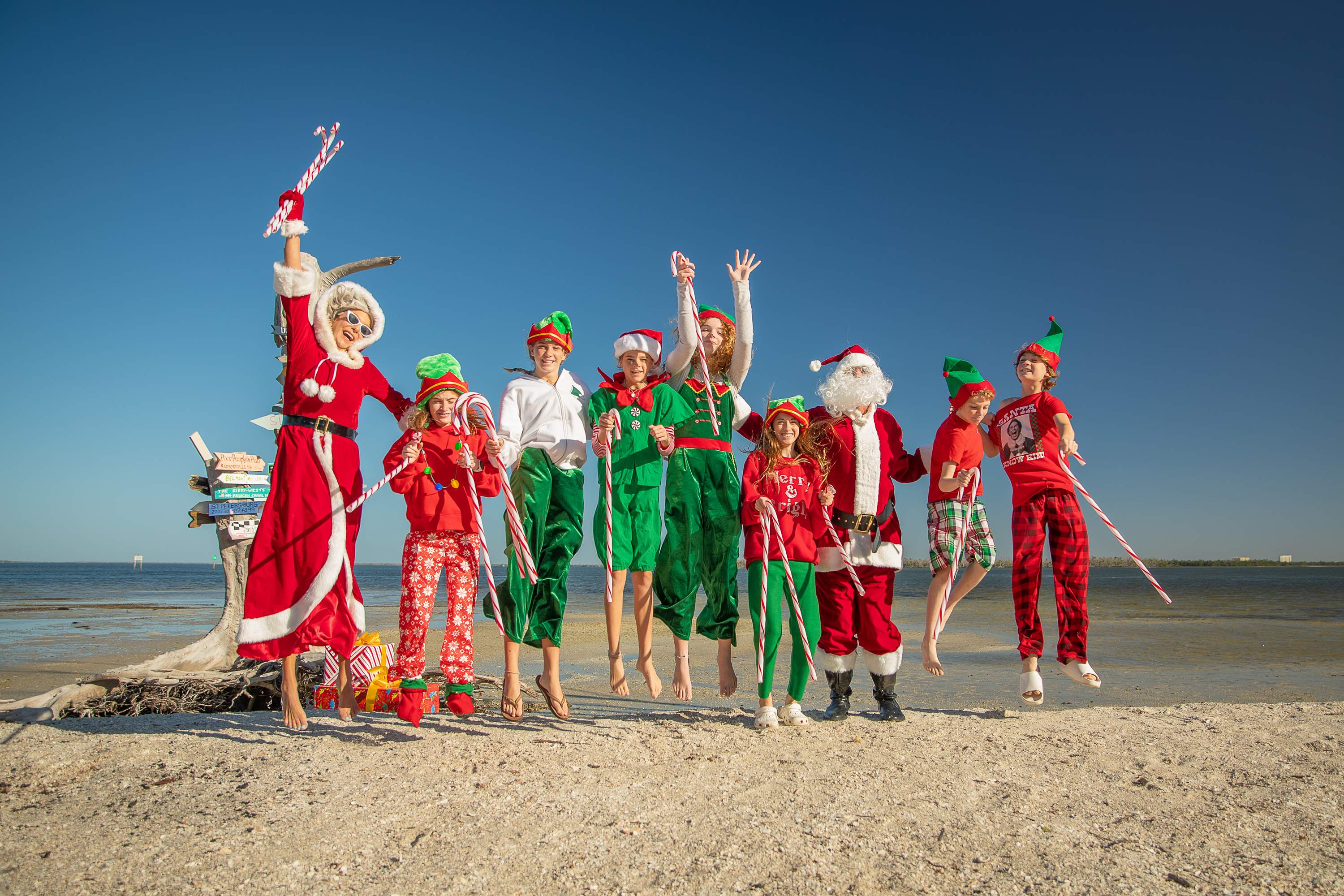 Santa’s Dolphin Cruise on December 24th Was a Christmas Eve to Remember ….and that’s a wrap!