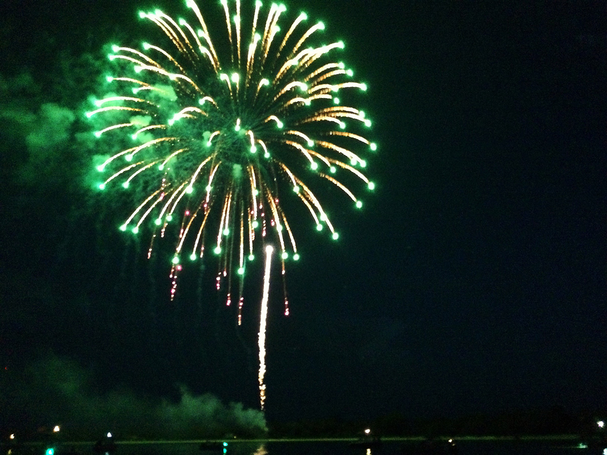 fort-myers-fireworks-boat-cruise-1